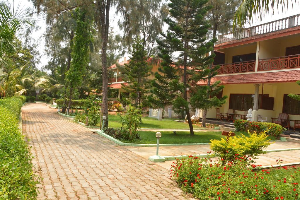 Sea Breeze Beach Resort Mahabalipuram Exterior photo